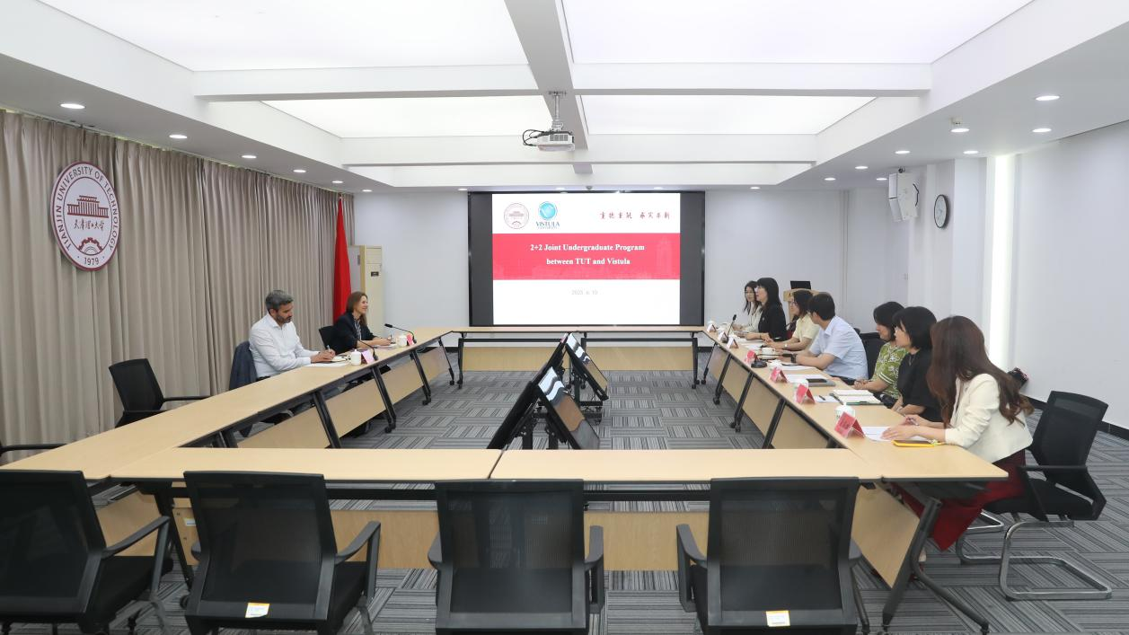 波兰维斯瓦大学代表团访问我校并洽谈“2+2”联合培养项目